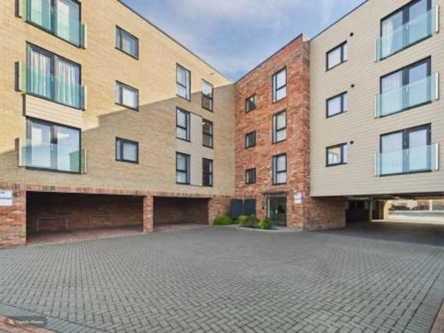 2 bedroom Flat To Let