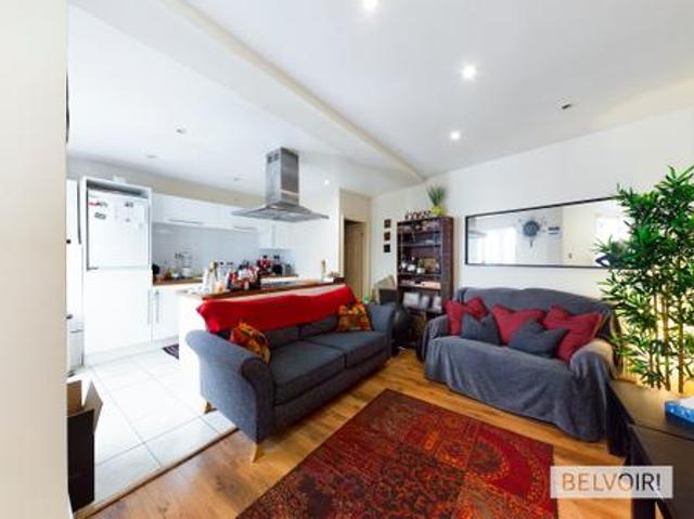 2 bedroom Flat To Let