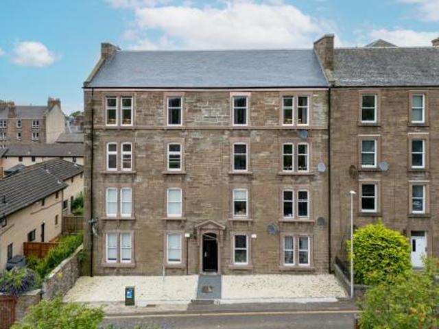 2 bedroom Flat To Let