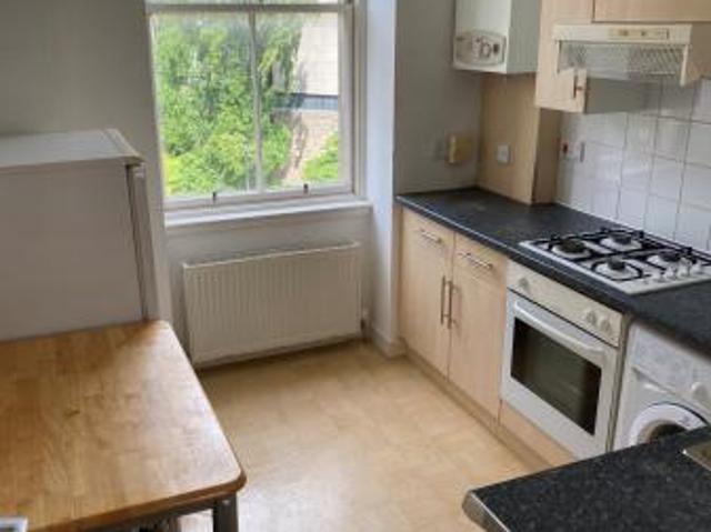 2 bedroom Flat To Let