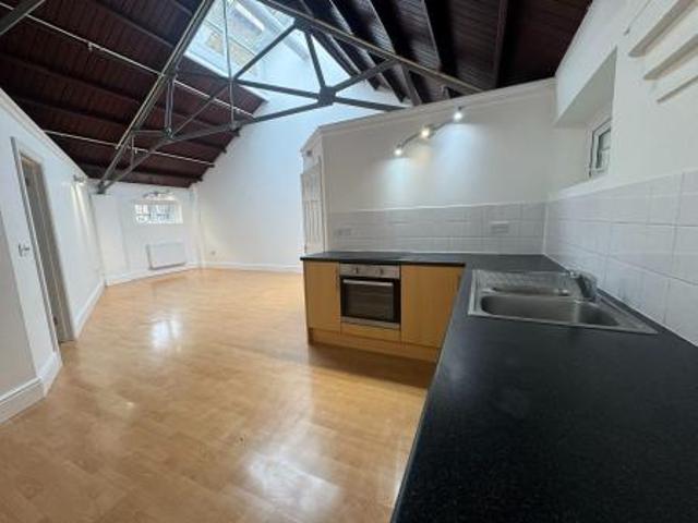 2 bedroom Flat To Let