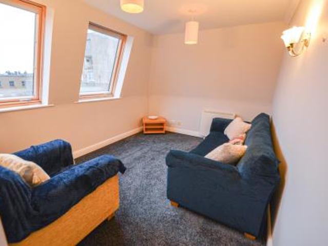2 bedroom Flat To Let
