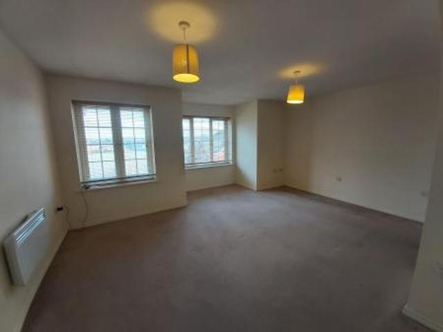 2 bedroom Flat To Let