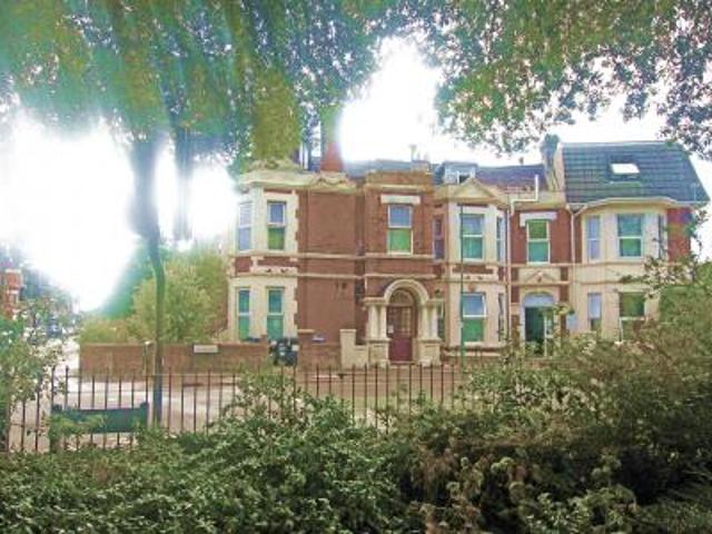 2 bedroom Flat To Let