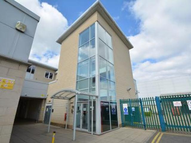 2 bedroom Flat To Let