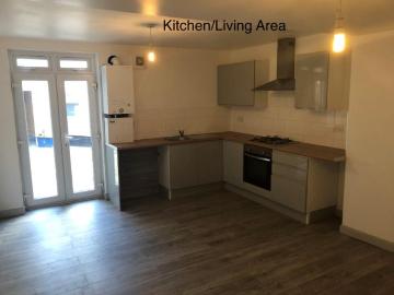 2 bedroom Flat To Let