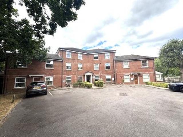 2 bedroom Flat To Let