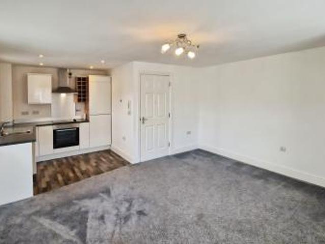2 bedroom Flat To Let