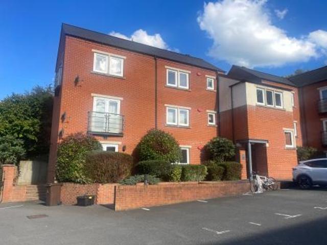 2 bedroom Flat To Let
