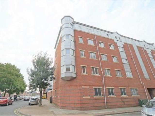 2 bedroom Flat To Let