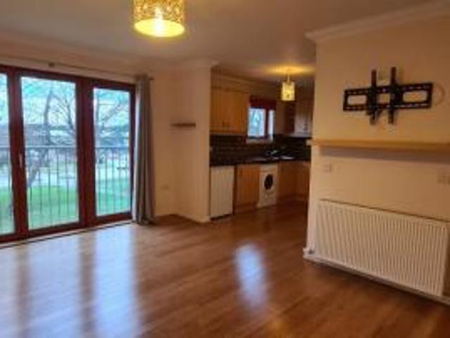 2 bedroom Flat To Let