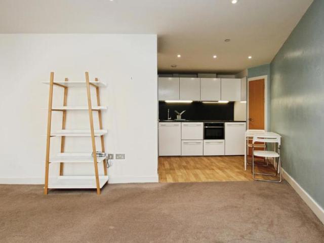 2 bedroom flat to let, City Centre, Bristol | Ocean Estate Agents