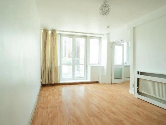 2 Bedroom Flat to Let – Garratt Lane SW18 4BT