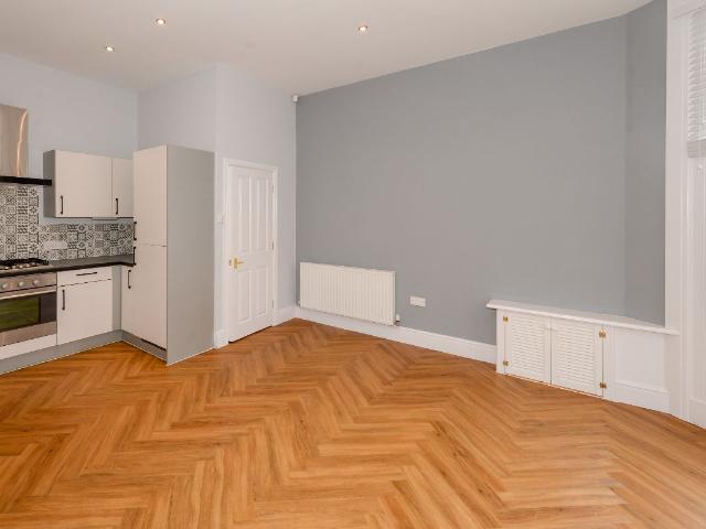 2 bedroom Flat to let Flat, Sefton Drive, Sefton Park, Liverpool