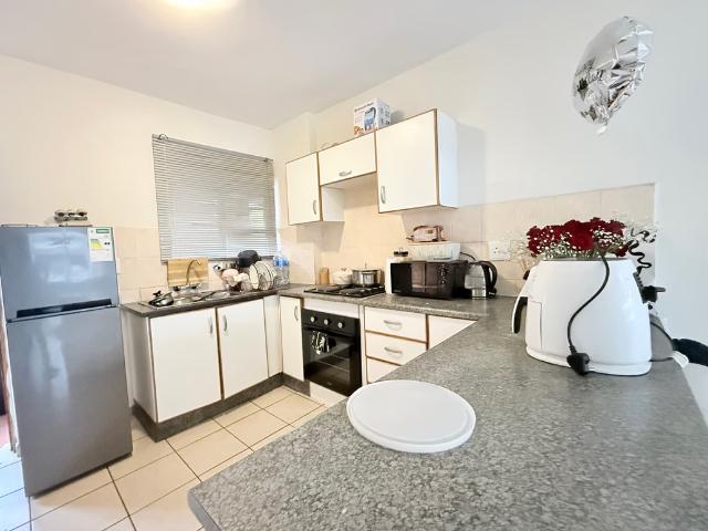 2 Bedroom Flat To Let in Arboretum