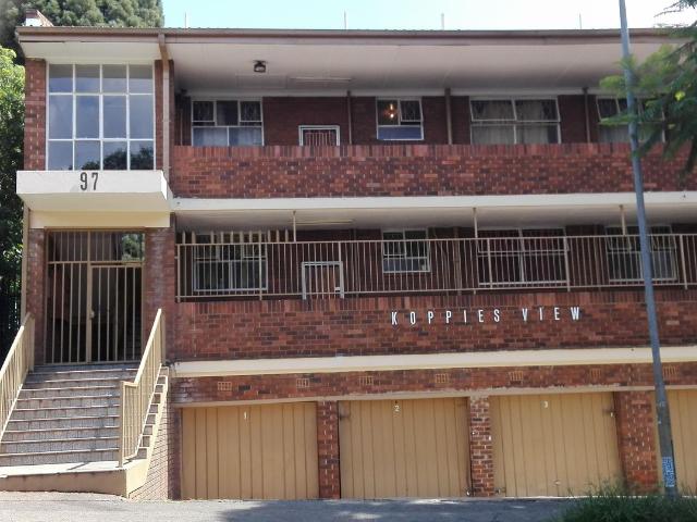 2 Bedroom Flat To Let in Bertrams