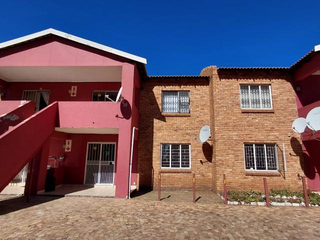 2 Bedroom Flat To Let in Greenhills