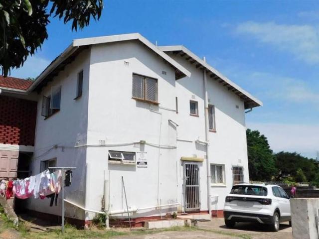 2 Bedroom Flat To Let in Duffs Road