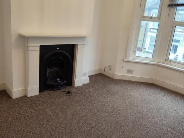 2 bedroom flat to let in leyton