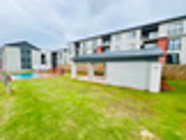 2 Bedroom Flat To Let in Lincoln Meade
