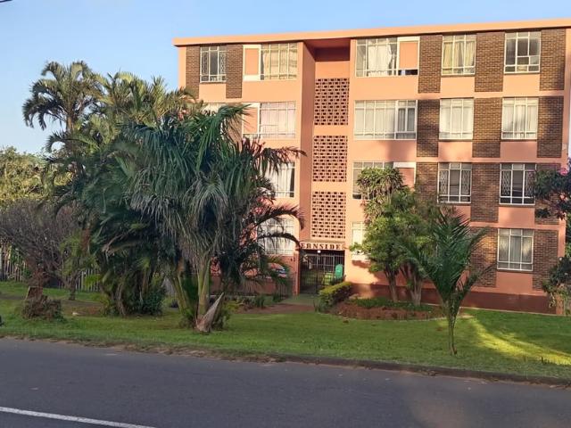 2 Bedroom Flat To Let in Montclair
