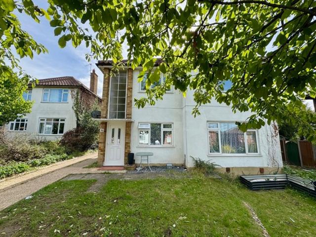 2 bedroom Flat to let in Maidenhead, from Pike Smith & Kemp Estate Agents