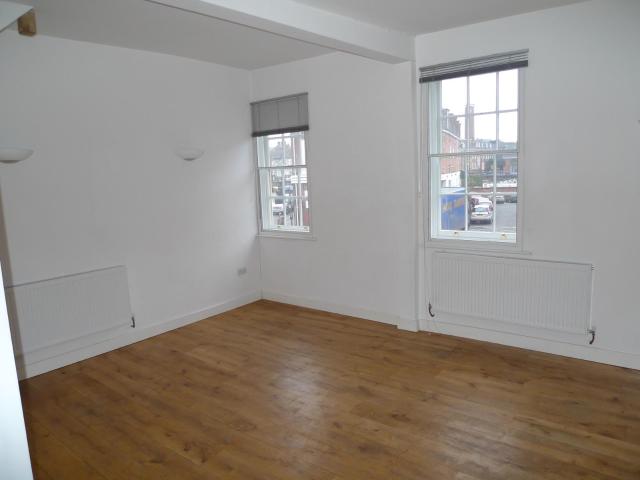 2 Bedroom Flat To Let in Shrewsbury, SY3