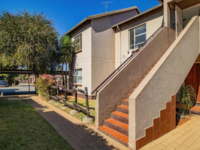2 Bedroom Flat To Let in Pomona