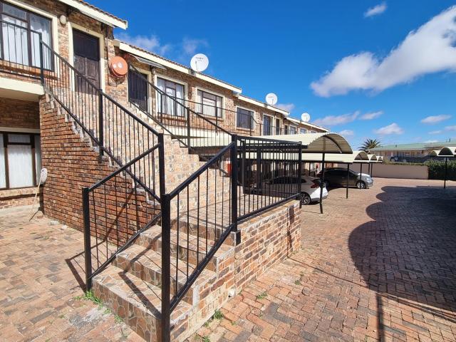 2 Bedroom Flat To Let in Randfontein Central