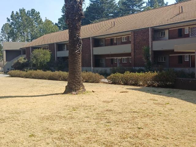 2 Bedroom Flat To Let in Three Rivers Proper