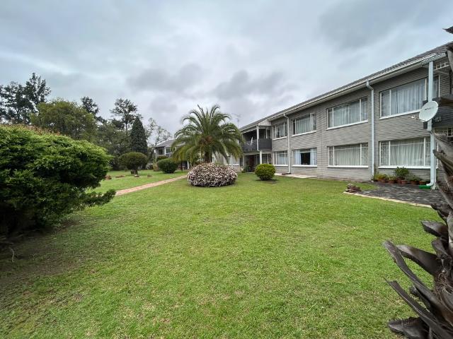 2 Bedroom Flat To Let in Three Rivers