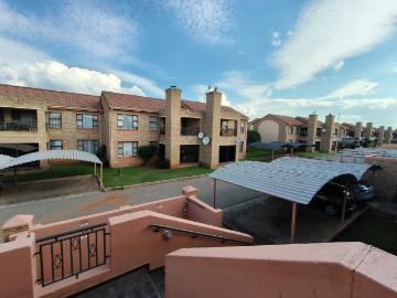2 Bedroom Flat To Let in Vaalpark