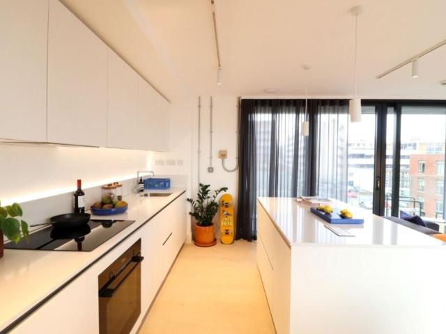 2 bedroom flat to rent on Milton Street, Sheffield
