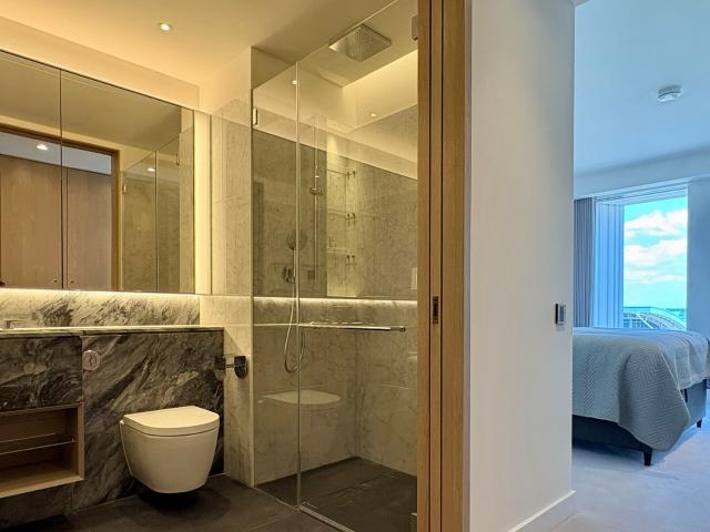 2 bedroom flat to rent on Nine Elms Lane, London