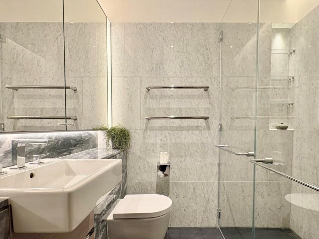 2 bedroom flat to rent on Nine Elms Lane, London