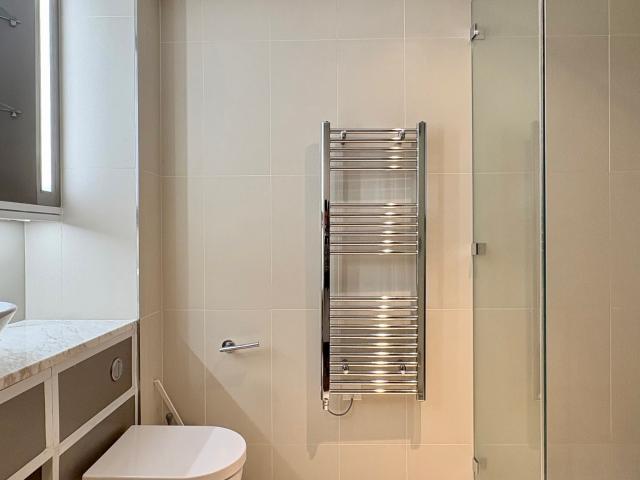 2 bedroom flat to rent on North Wharf Road, London