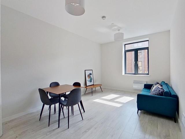 2 bedroom flat to rent on Atkinson Street, Leeds