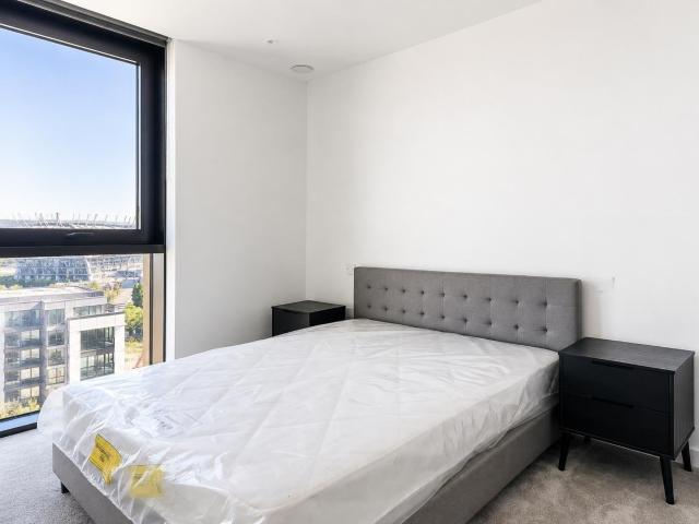 2 bedroom flat to rent on Affinity View, London