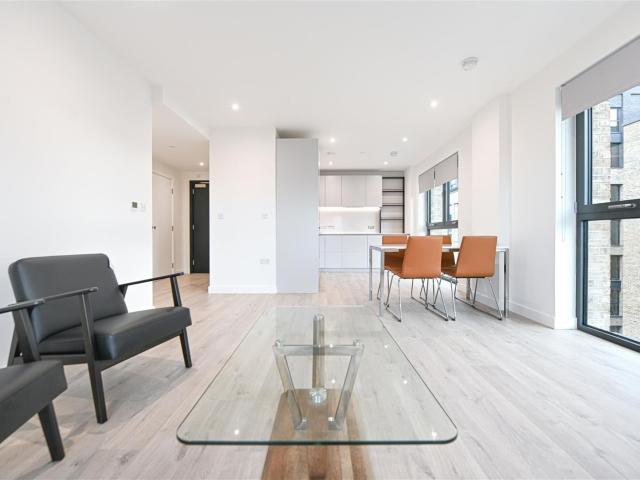 2 bedroom flat to rent on Anax Street, London