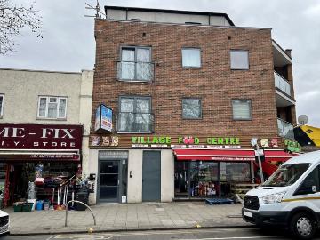 2 bedroom flat to rent on Chingford Mount Road, London