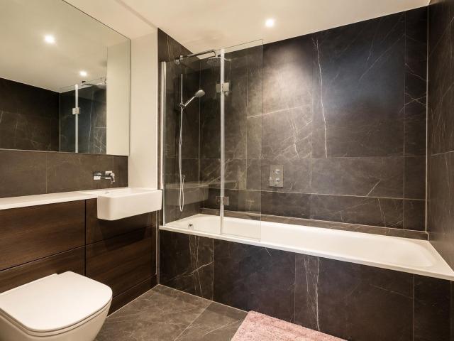 2 bedroom flat to rent on Gasholder Place, London