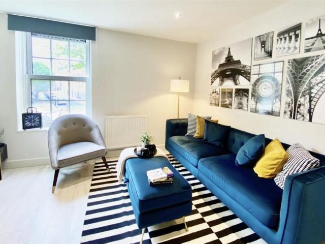 2 bedroom flat to rent on George Row, London