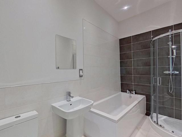 2 bedroom flat to rent on Goodman Street, Leeds