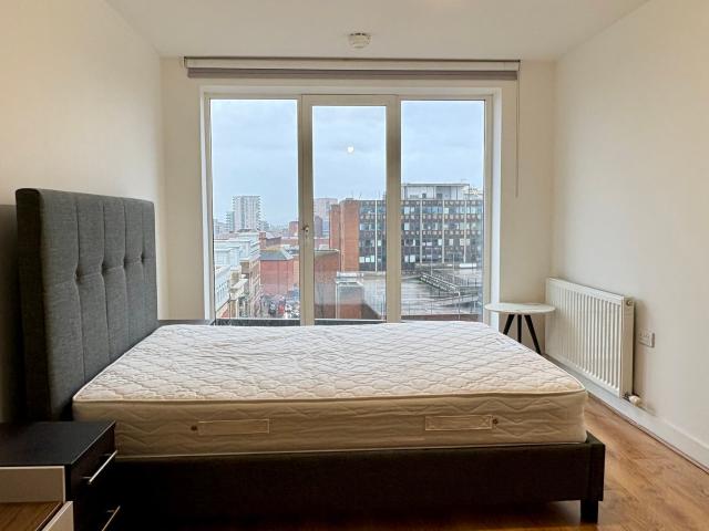 2 bedroom flat to rent on Headstone Road, London