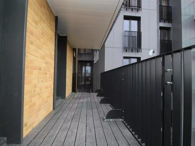 2 bedroom flat to rent on High Road, London
