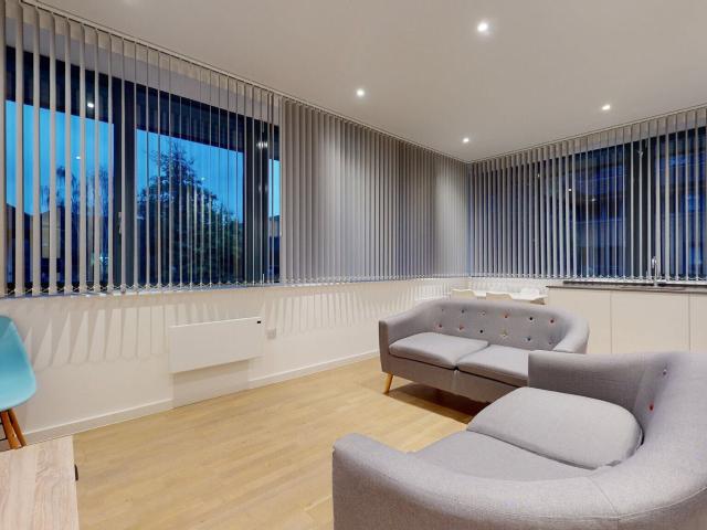 2 bedroom flat to rent on Riverbank Way, London