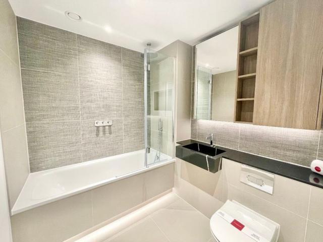 2 bedroom flat to rent on Salutation Gardens, London