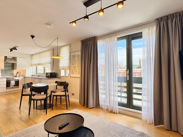 2 bedroom flat to rent on Tottenham Street, London