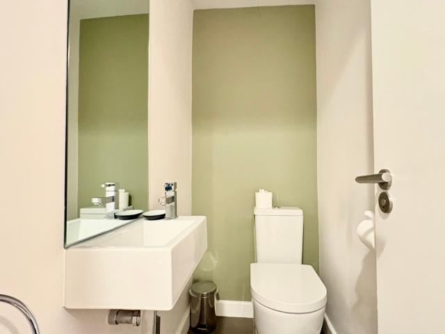 2 bedroom flat to rent on Tottenham Street, London