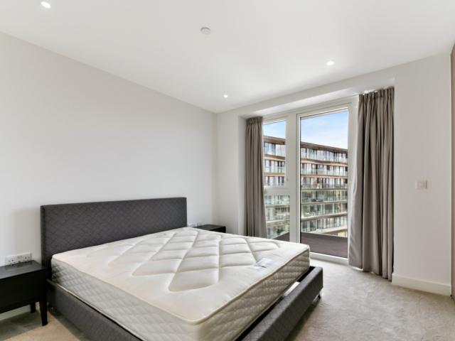 2 bedroom flat to rent on Vaughan Way, London